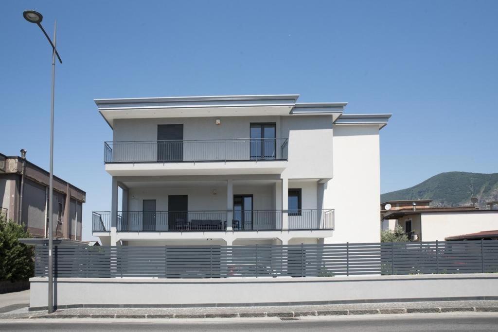 Studio Apartment Angelo - Free Private Parking Сарно Экстерьер фото